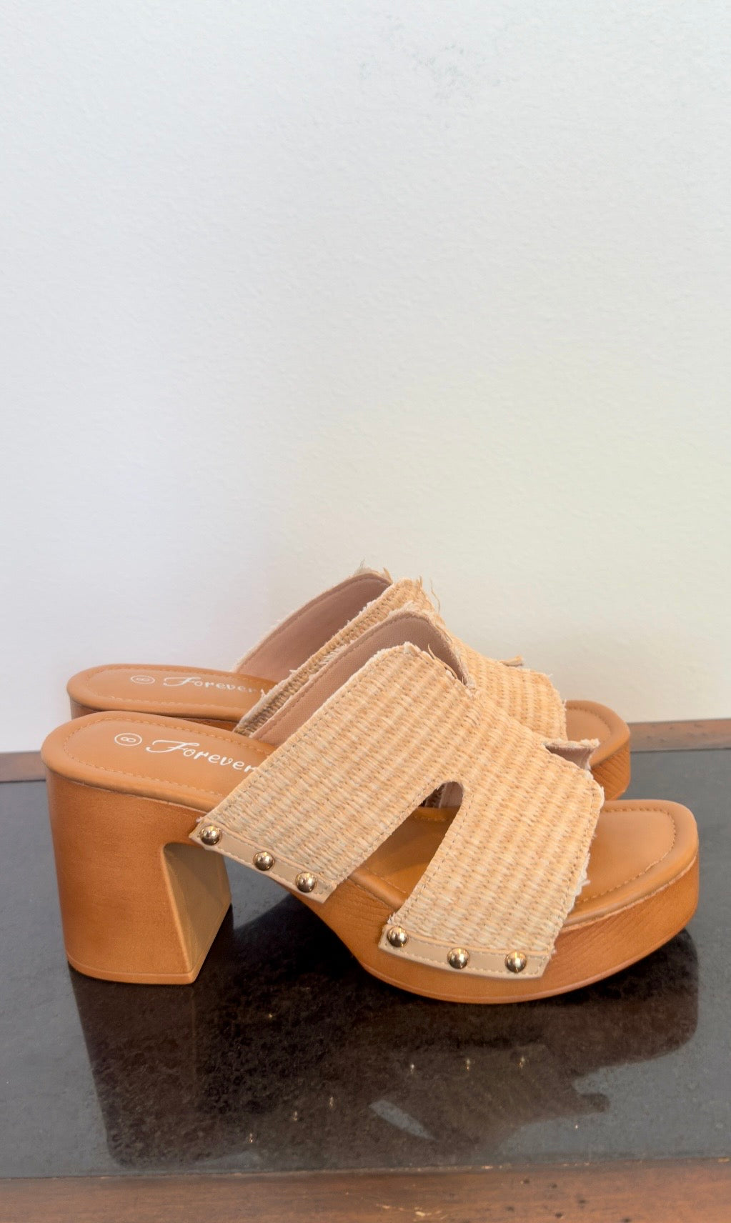 Raffia Wedge