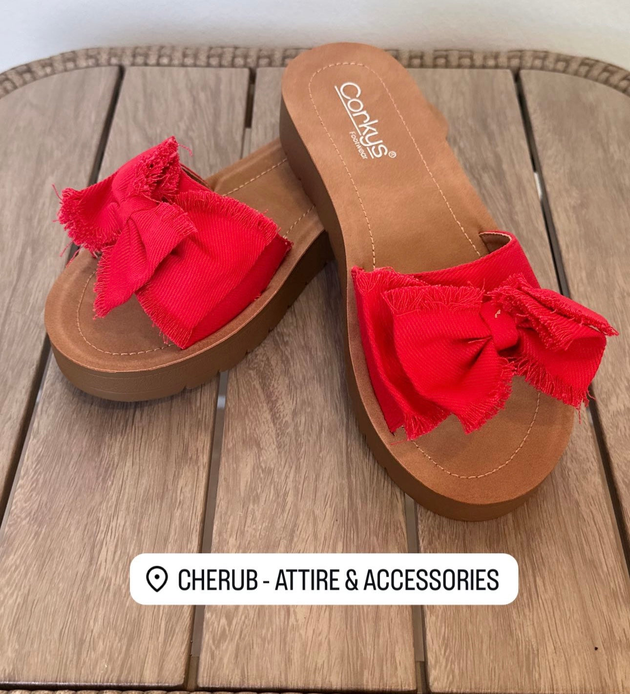 Spray Tan Red Canvas