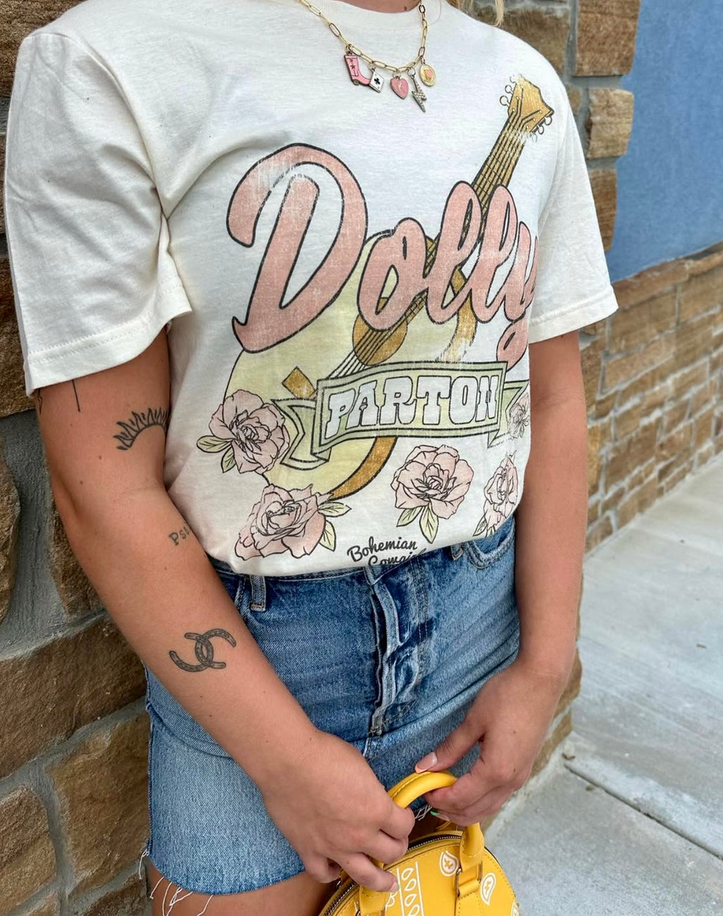 Dolly Guitar Tee